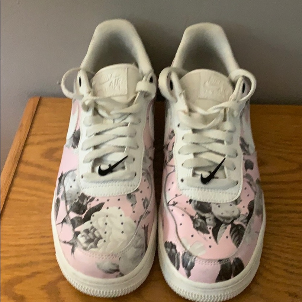 Fashion Nike’s size 9